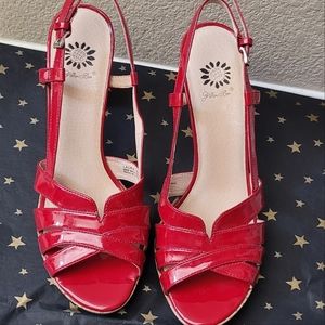 PATENT LEATHER SANDAL HEELS